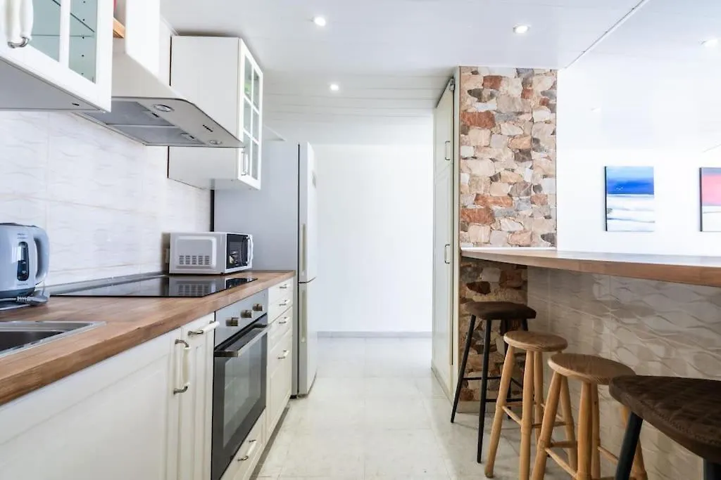 Apartamento En Primera Linea En Los Cristianos 0*, Los Cristianos (Tenerife) Spain